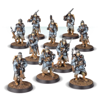 Infantry Squad At Ease